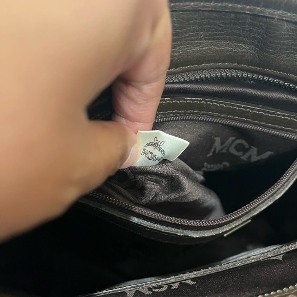 MCM MESSENGER BAG - Picture 15 of 16